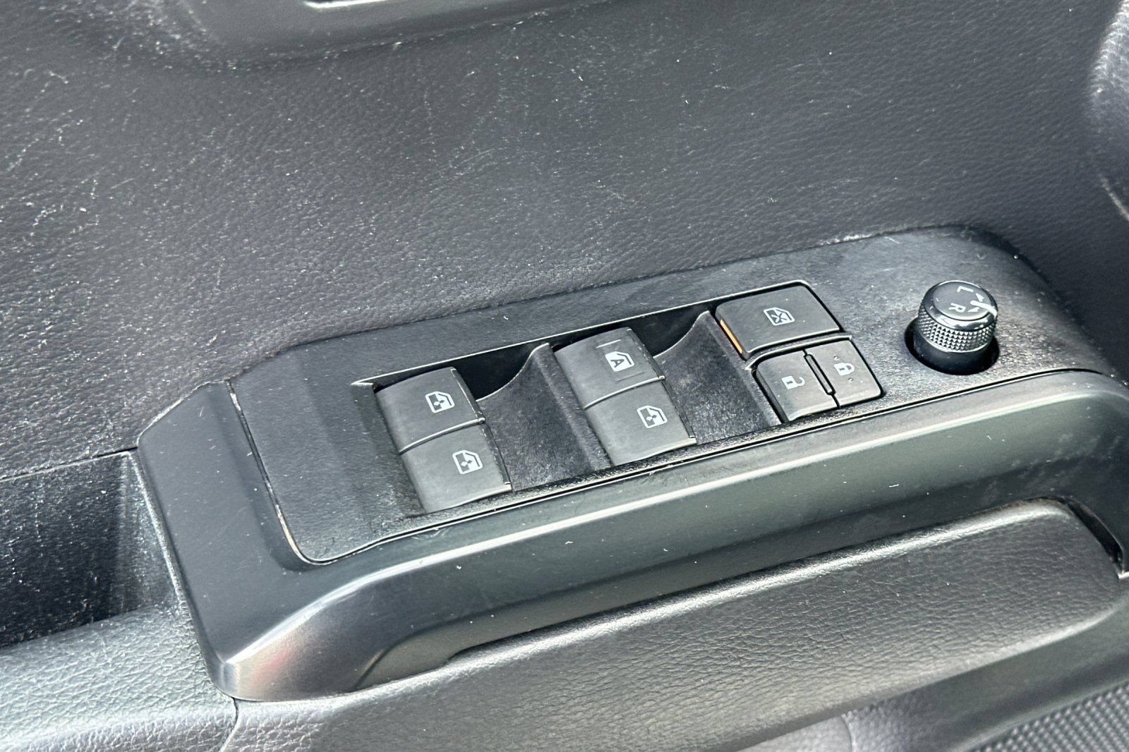 Used 2023 Toyota Tacoma SR AWD/4WD image 11