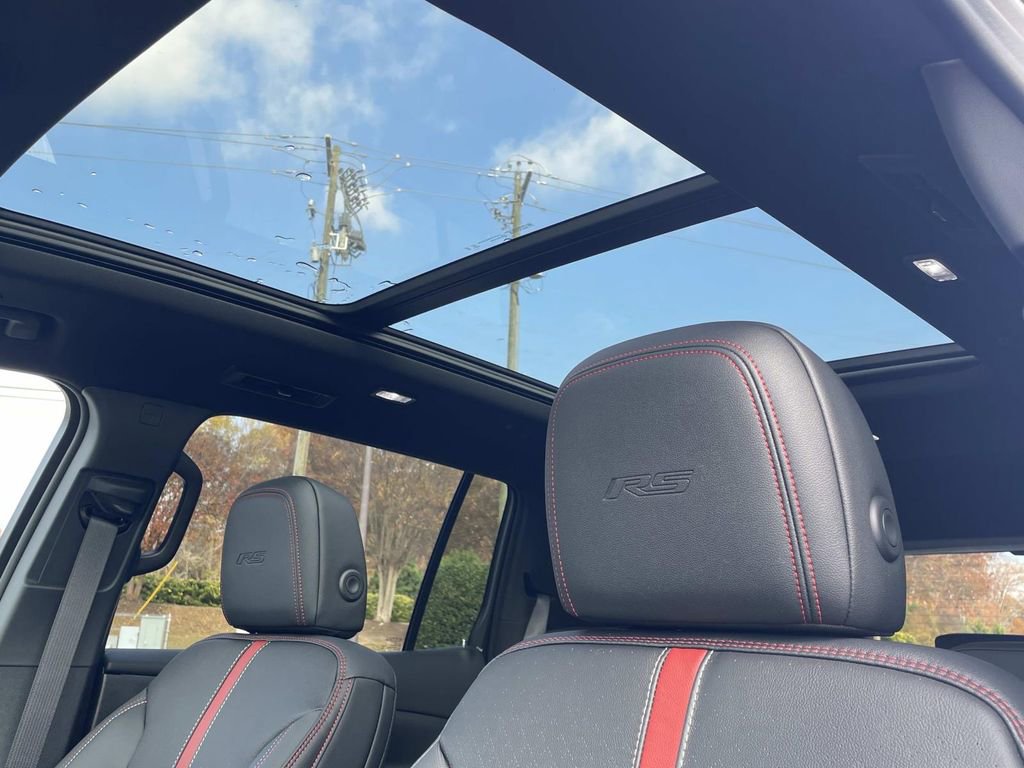 New 2026 Chevrolet Traverse RS image 21