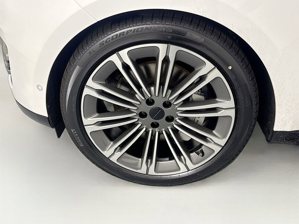 New 2026 Land Rover Range Rover SE image 29