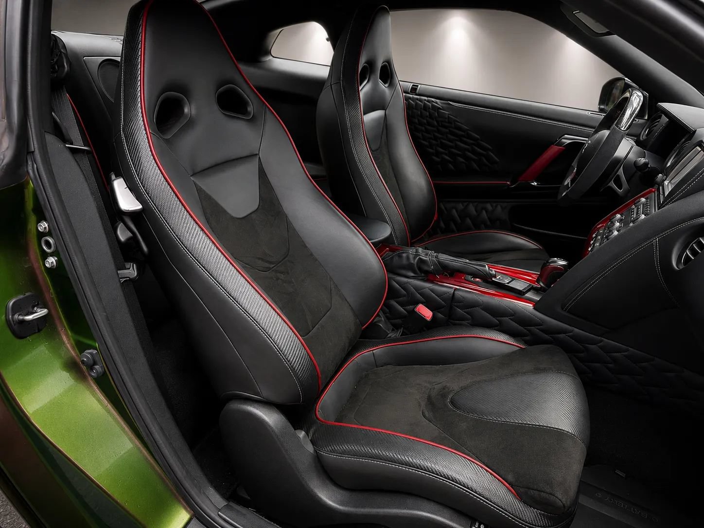 Used 2014 Nissan GT-R Black Edition AWD/4WD image 13