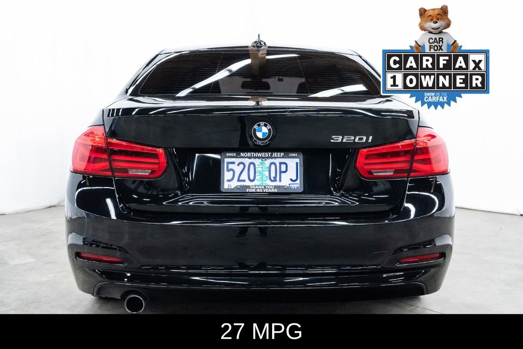 Used 2017 BMW 320i Sedan RWD image 5