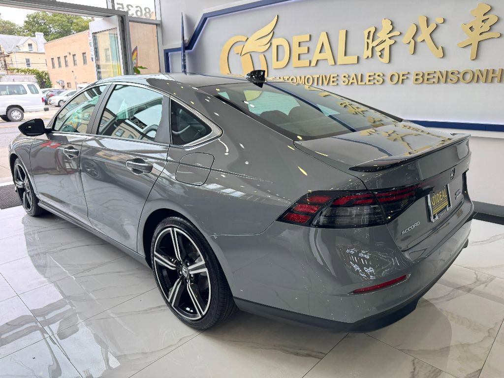 Used 2025 Honda Accord Sport image 6