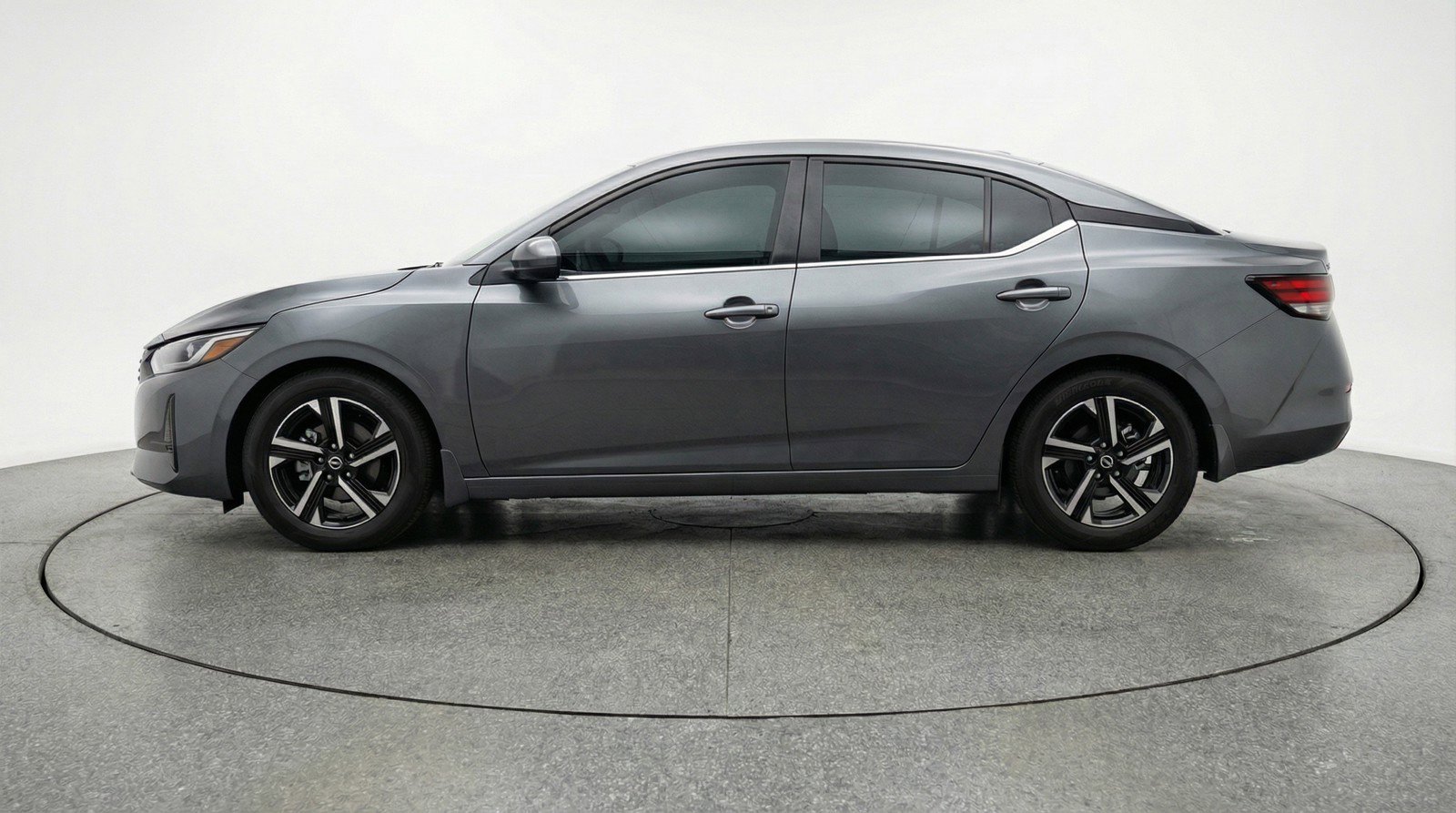 Used 2025 Nissan Sentra SV image 5