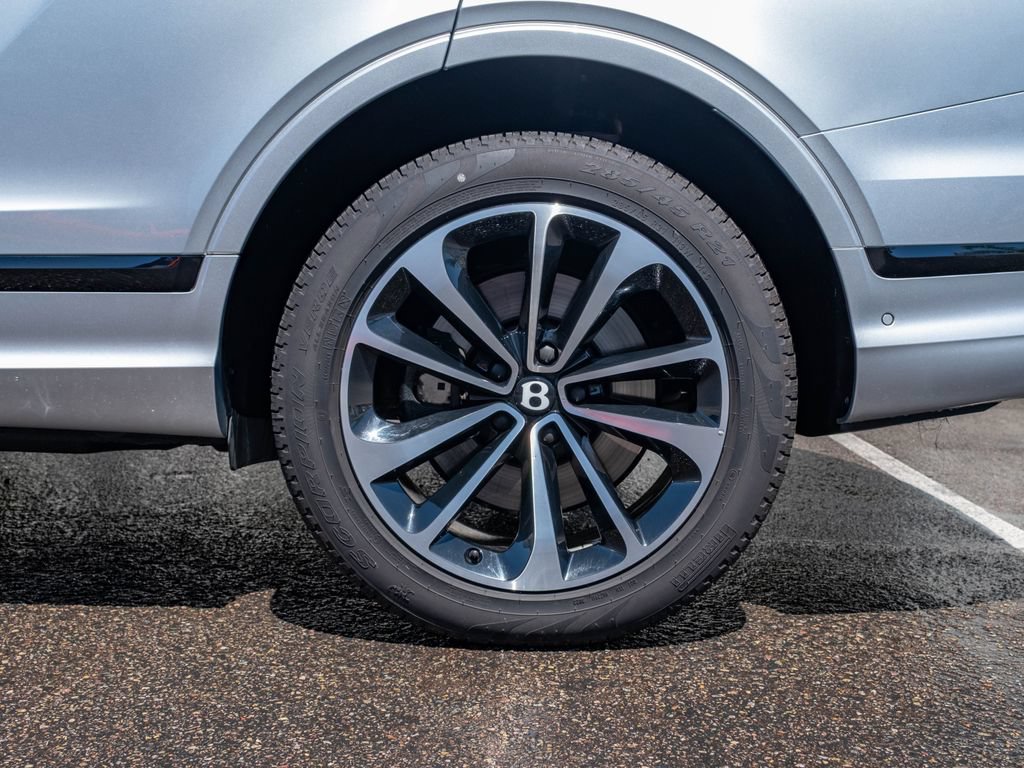 Used 2023 Bentley Bentayga Extended Wheelbase AWD/4WD image 36