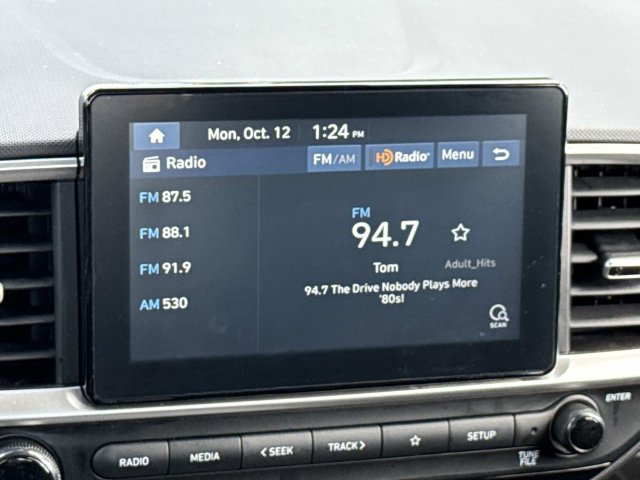 Used 2021 Hyundai Venue SE FWD image 16