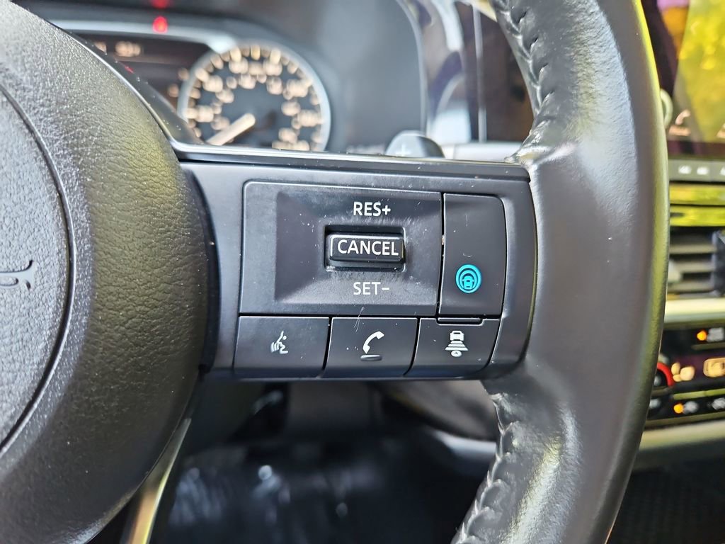 Used 2025 Nissan Pathfinder SV FWD image 12