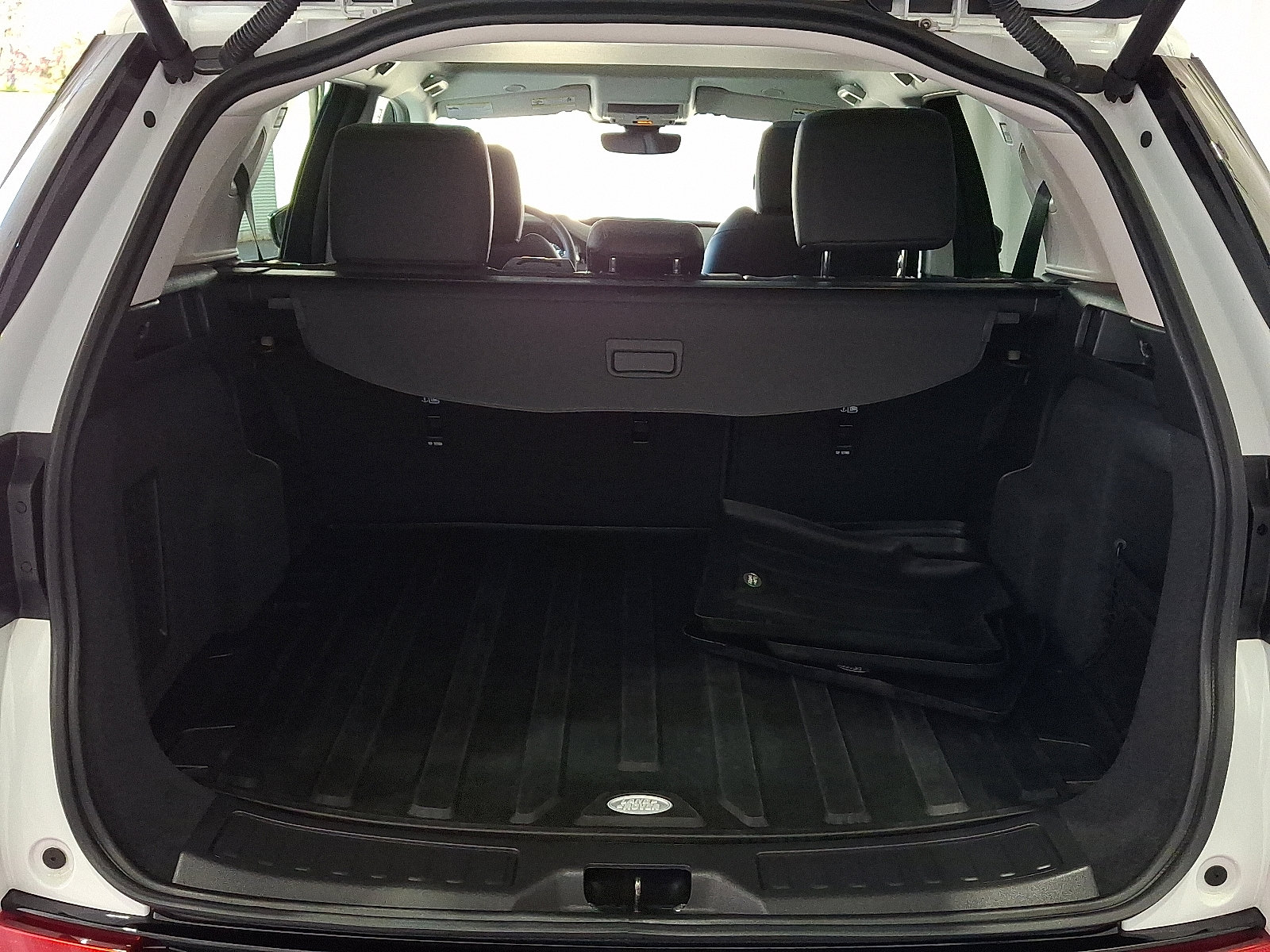 Certified 2025 Land Rover Discovery Sport S image 28