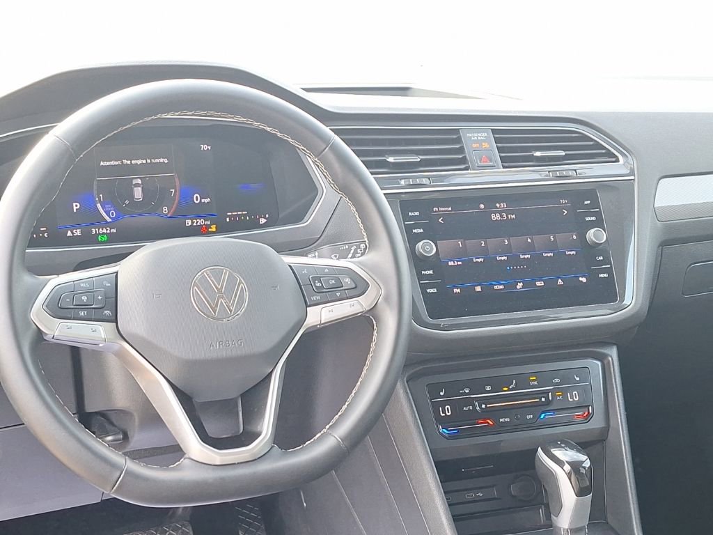 Used 2024 Volkswagen Tiguan SE AWD/4WD image 4