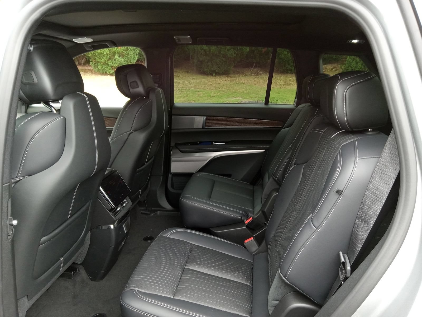 New 2027 Cadillac Vistiq Sport AWD/4WD image 25