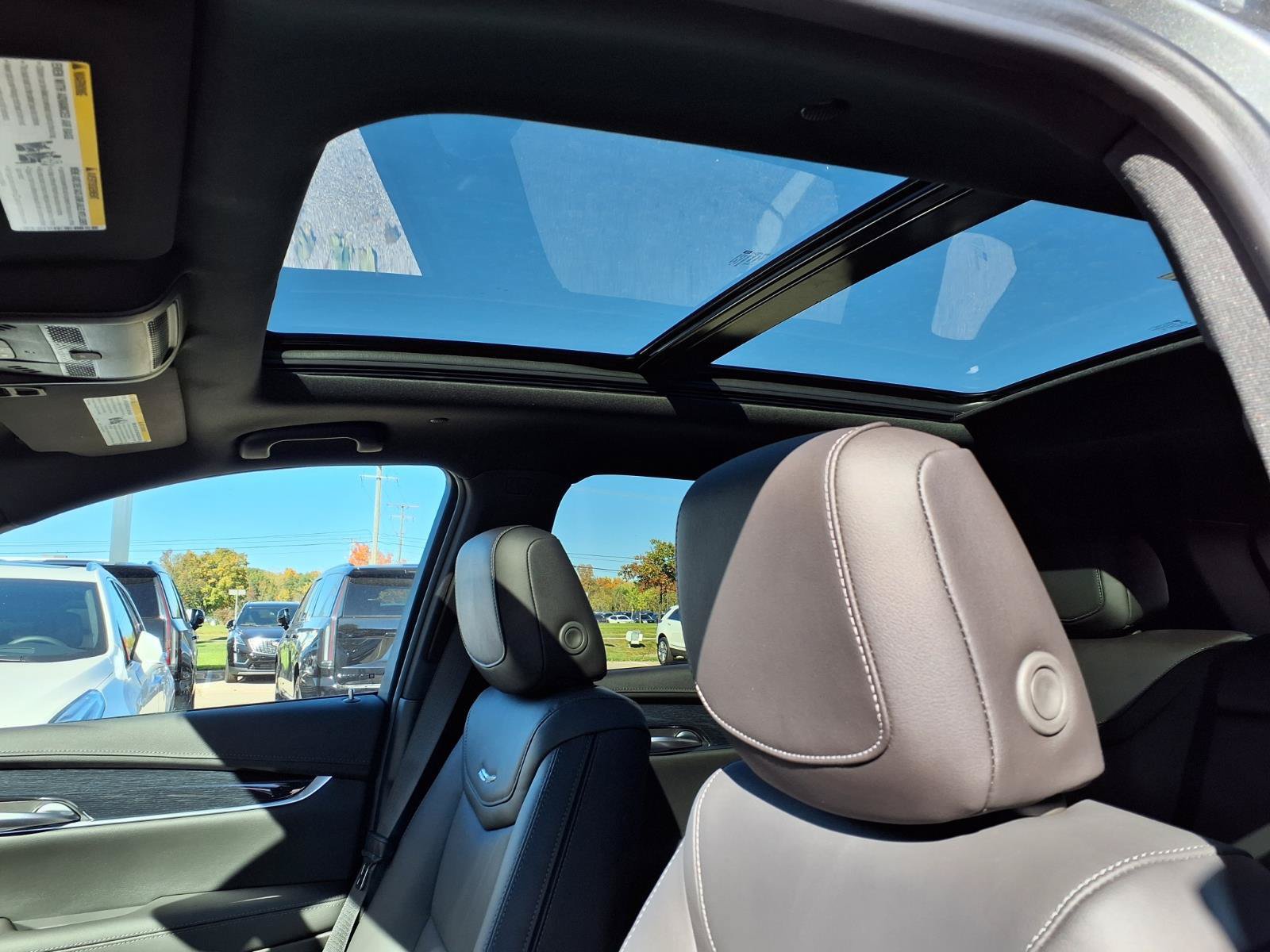 New 2026 Cadillac XT5 Premium Luxury w/ LPO, Floor Liner Package AWD/4WD image 15