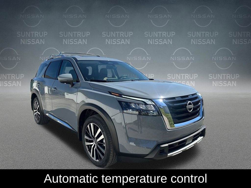 Used 2025 Nissan Pathfinder Platinum w/ Cargo Package image 10