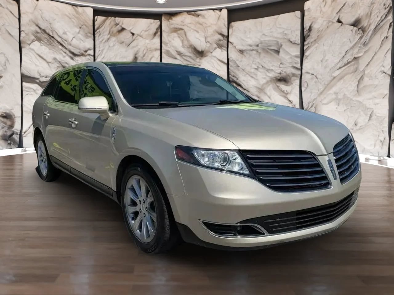 Used 2017 Lincoln MKT AWD image 4