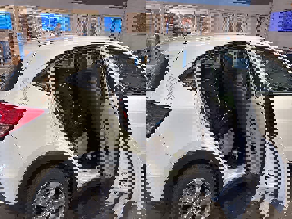 Used 2017 Honda HR-V LX image 20