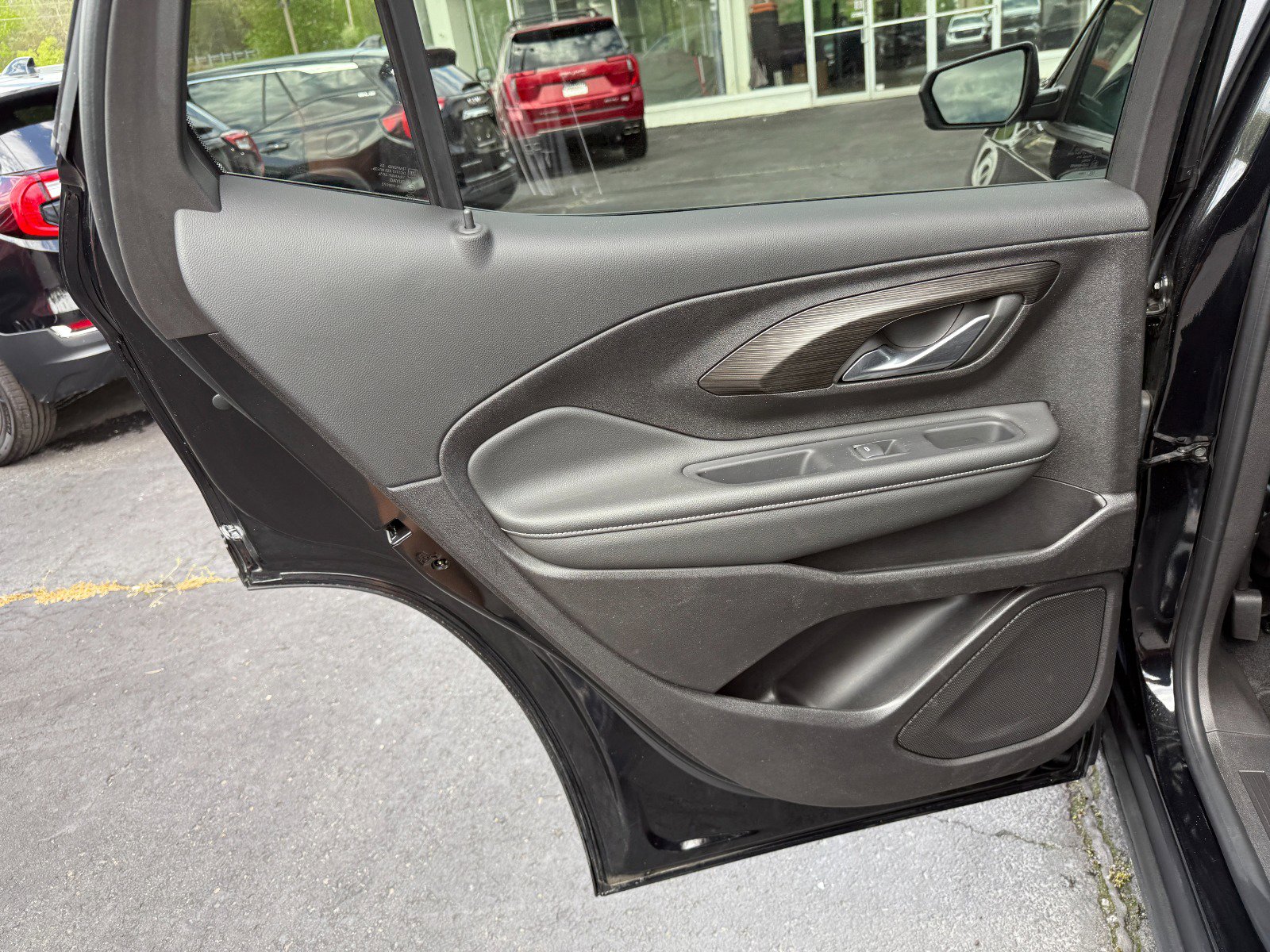 Used 2024 GMC Terrain SLE image 17