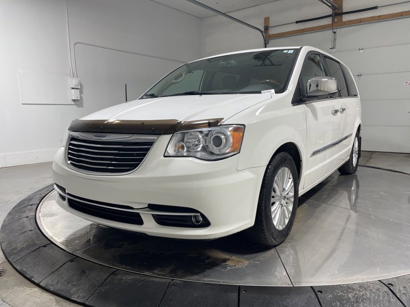 Used 2012 Chrysler Town & Country Limited w/ Luxury Group image 3