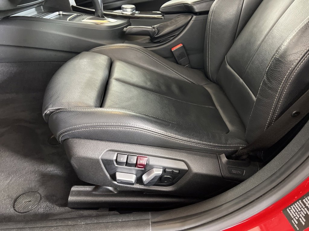 Used 2017 BMW 330i xDrive Sedan image 16
