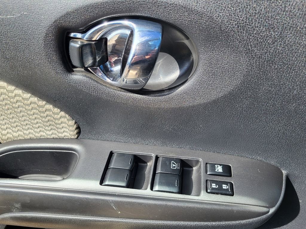 Used 2015 Nissan Versa Note SV w/ SV Appearance Package image 24