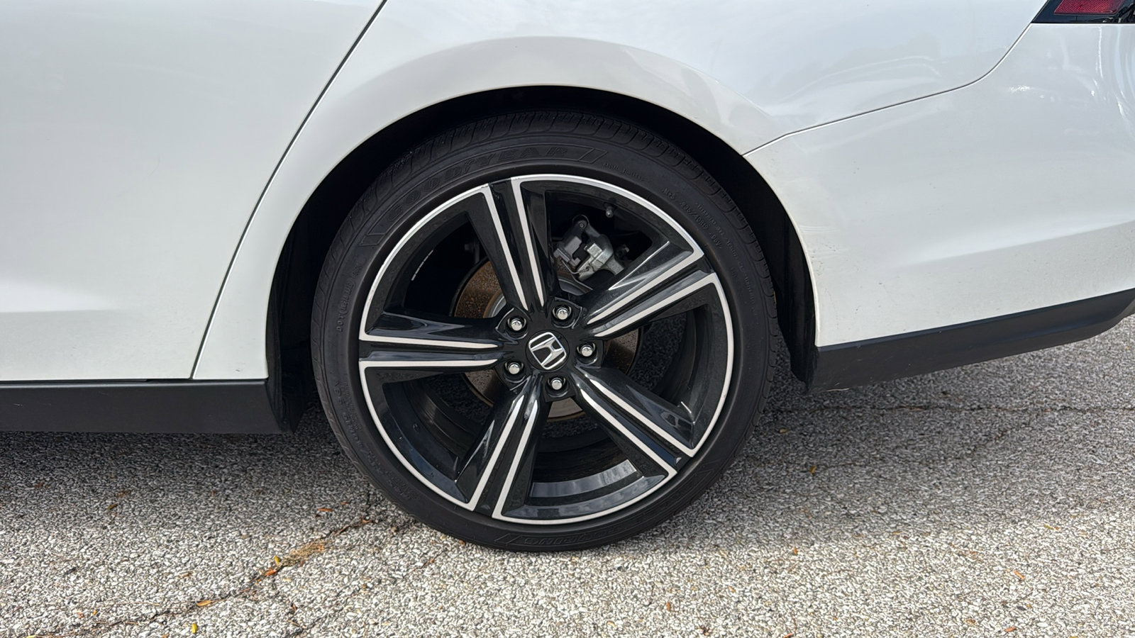 Used 2024 Honda Accord Sport image 32