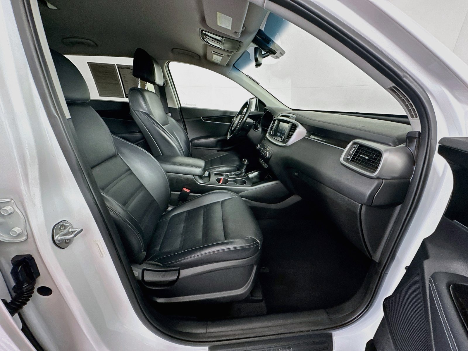 Used 2017 Kia Sorento AWD w/ LX Convenience Package image 26