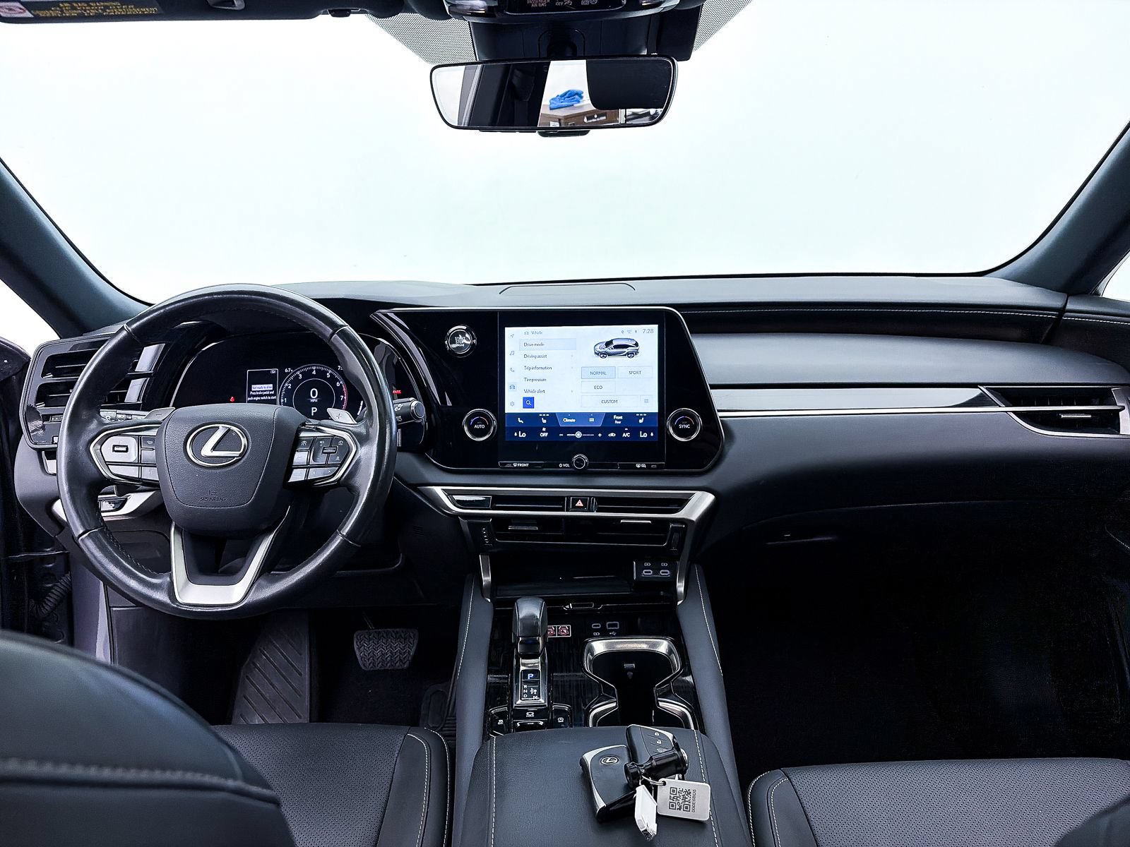 Used 2023 Lexus RX 350 FWD w/ Cold Area Package image 28