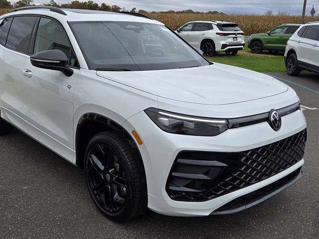 New 2026 Volkswagen Tiguan SE R-Line image 4