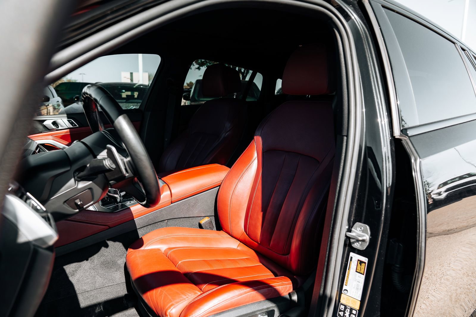 Used 2022 BMW X6 xDrive40i w/ M Sport Package image 24