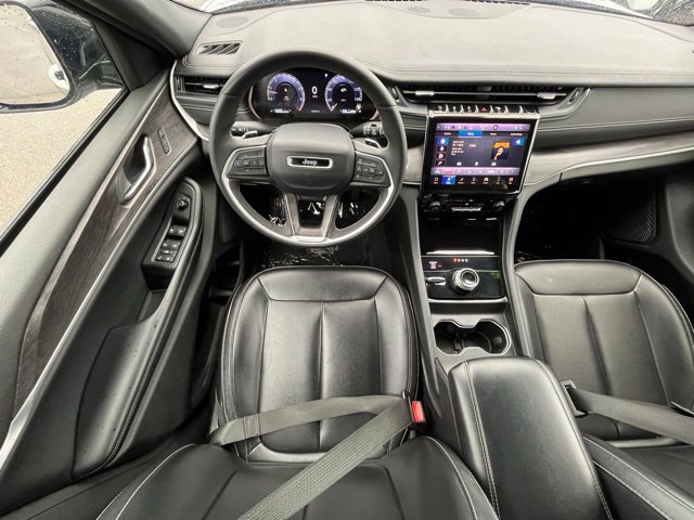 Used 2024 Jeep Grand Cherokee Limited AWD/4WD image 23