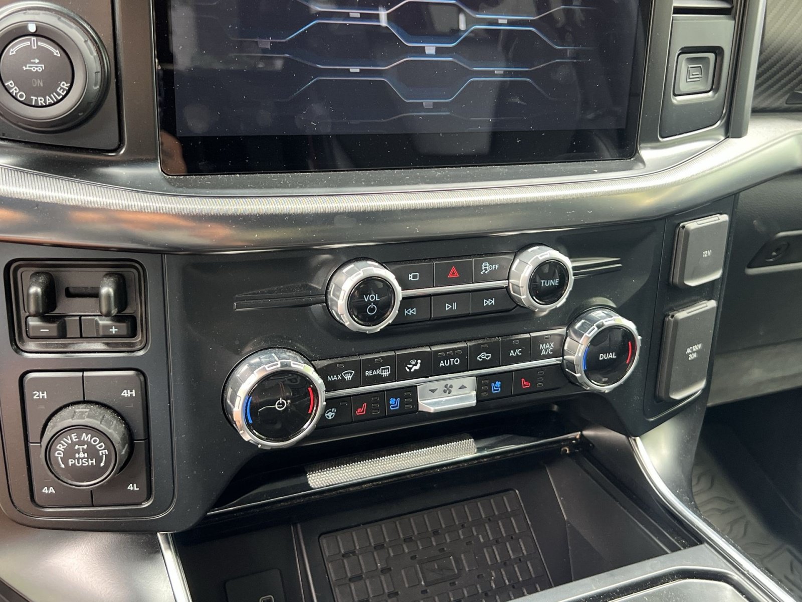 Used 2025 Ford F150 Raptor AWD/4WD image 17