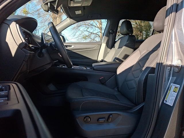 Used 2024 Volkswagen Atlas Cross Sport SE AWD/4WD image 13