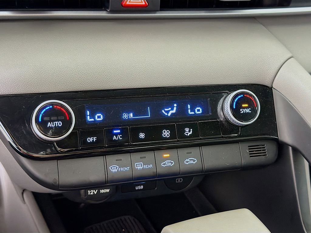 Used 2025 Hyundai Elantra Sport FWD image 18