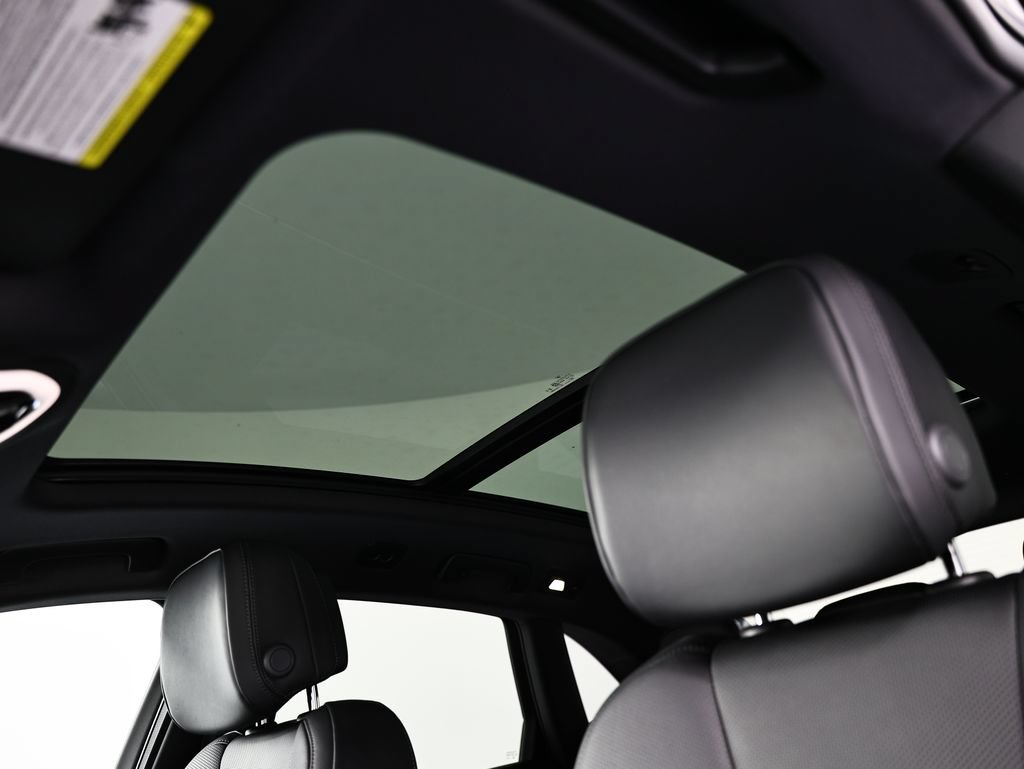 New 2026 Porsche Macan AWD/4WD image 23