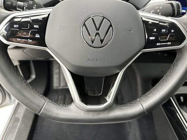 Certified 2025 Volkswagen ID.4 Pro AWD/4WD image 15