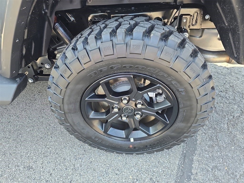 New 2025 Jeep Gladiator Sport image 27