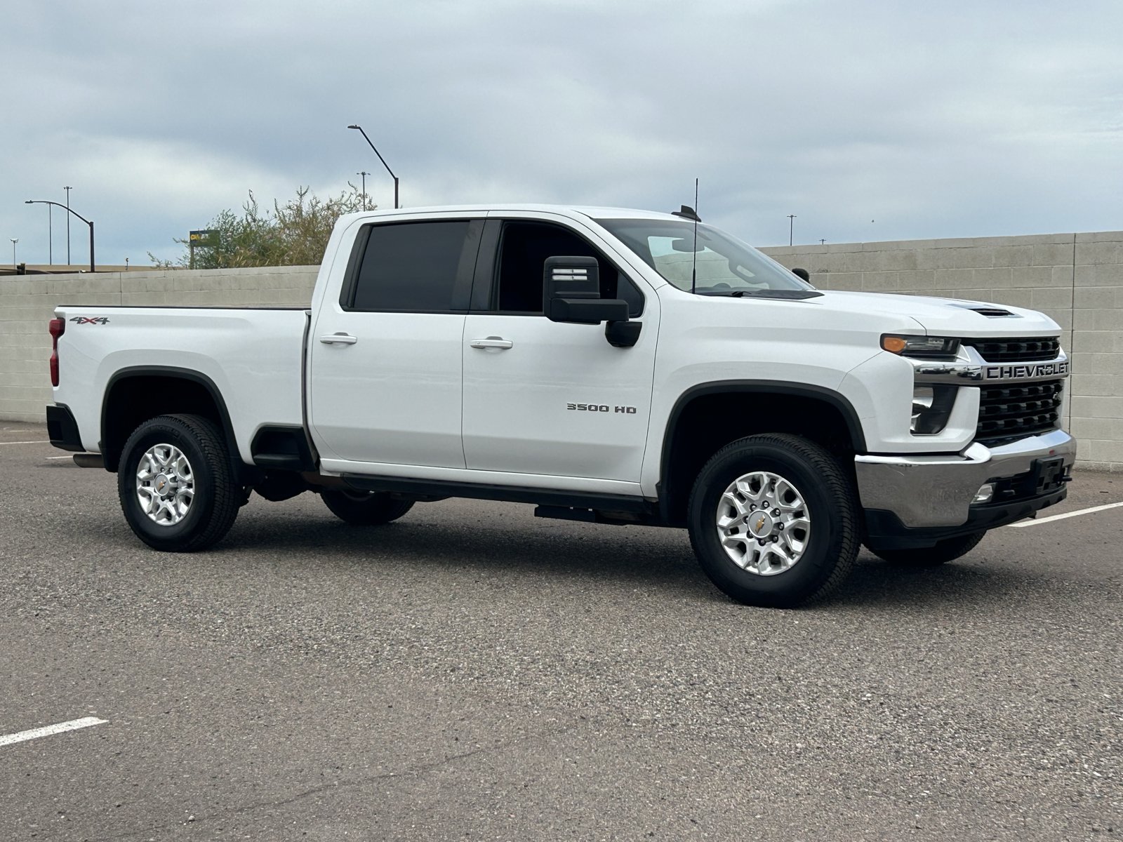 Used 2022 Chevrolet Silverado 3500 LT w/ Convenience Package AWD/4WD image 7