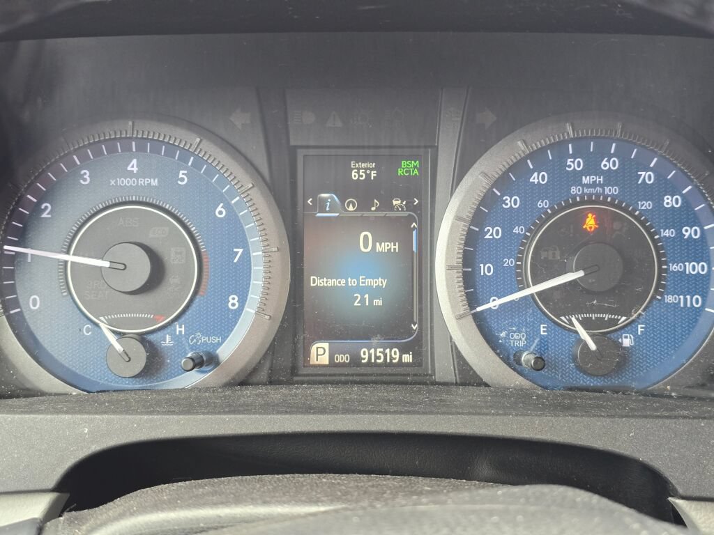 Used 2020 Toyota Sienna XLE w/ XLE Navigation Package FWD image 11