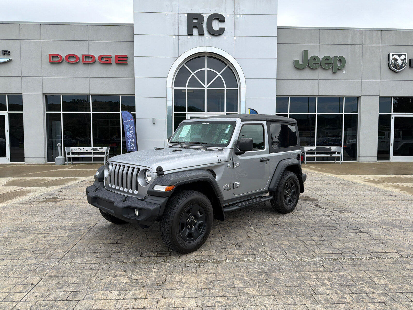 Used 2019 Jeep Wrangler Sport AWD/4WD image 1