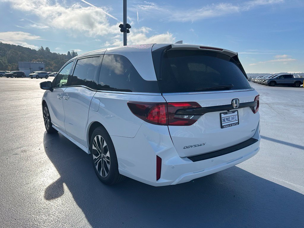 New 2027 Honda Odyssey Elite image 3