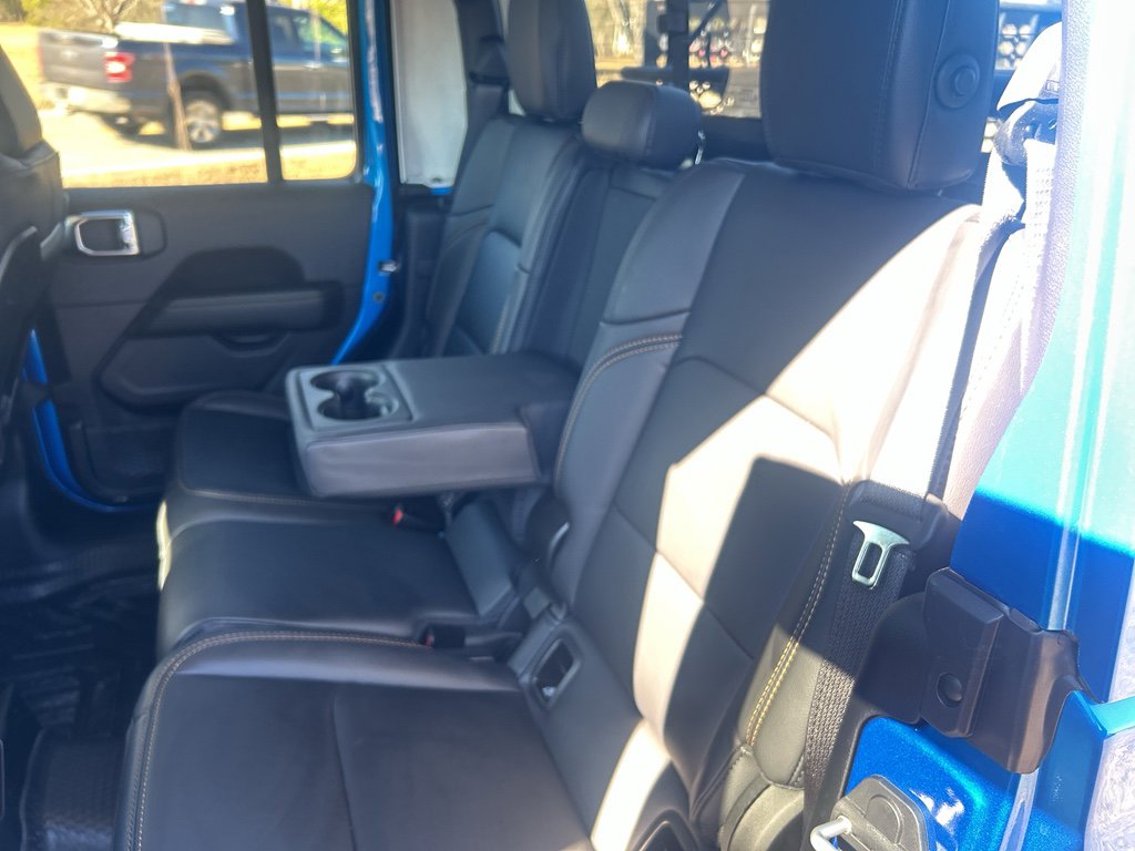 Used 2025 Jeep Gladiator Sport image 24