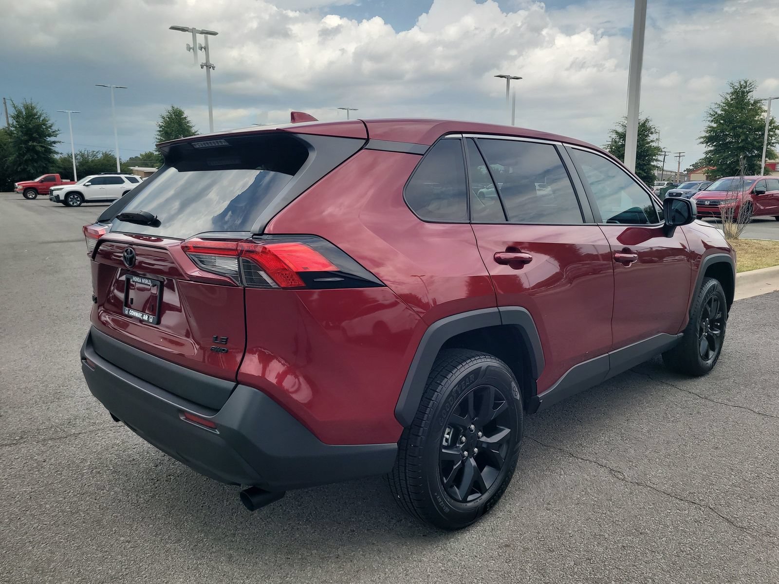 Used 2022 Toyota RAV4 LE AWD/4WD image 3