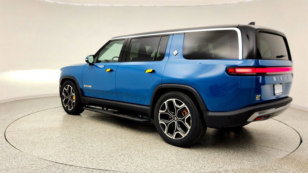 Used 2024 Rivian R1S Adventure AWD/4WD image 7