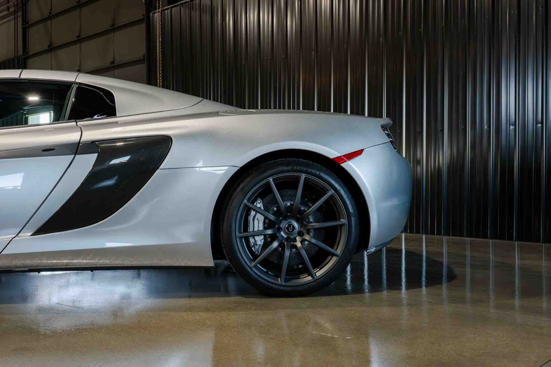Used 2016 McLaren 650S Spider RWD image 46