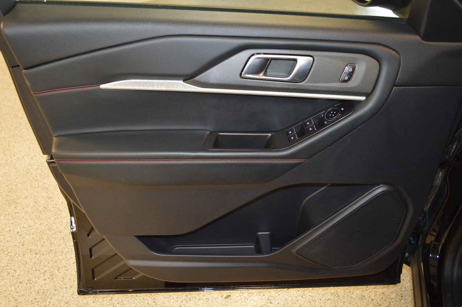 Used 2025 Ford Explorer ST-Line AWD/4WD image 15