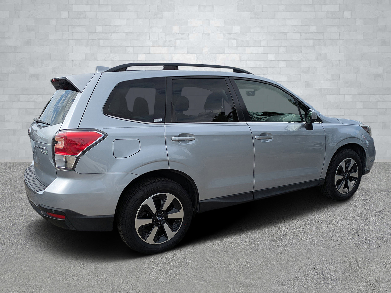 Used 2017 Subaru Forester 2.5i Limited image 5