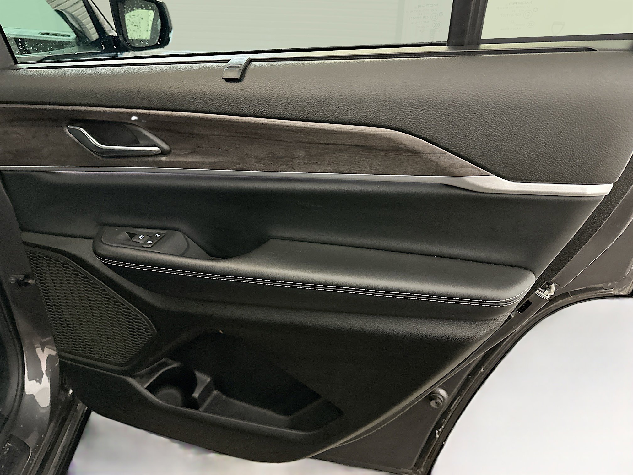 Used 2024 Jeep Grand Cherokee L Limited w/ Luxury Tech Group II image 34