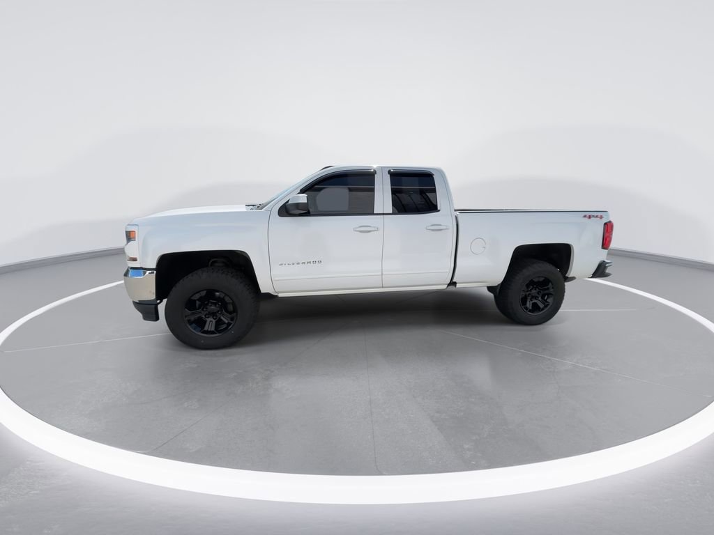Used 2017 Chevrolet Silverado 1500 LT w/ All Star Edition AWD/4WD image 5