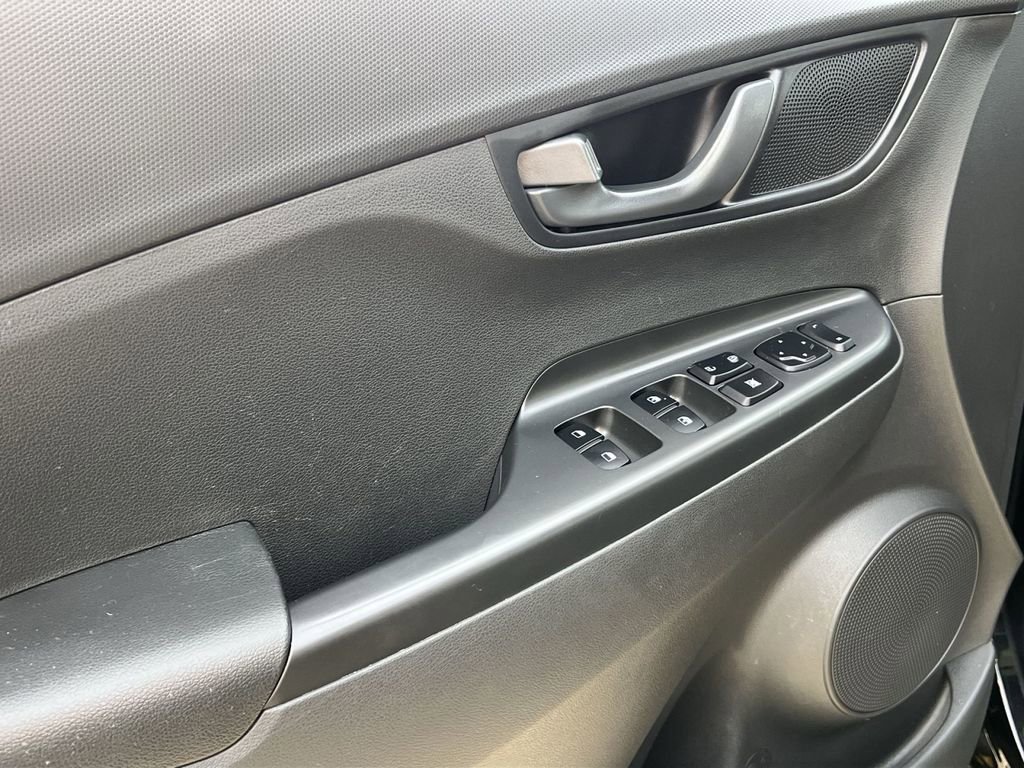 Used 2023 Hyundai Kona SEL image 15