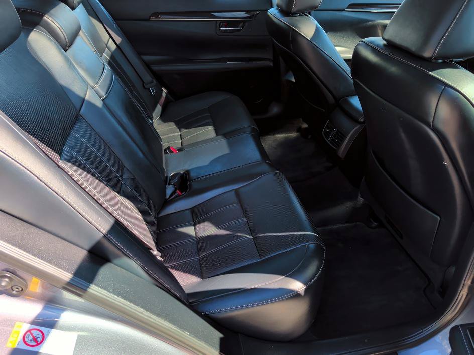 Used 2016 Lexus ES 350 w/ Luxury Package w/Wood Trim FWD image 13