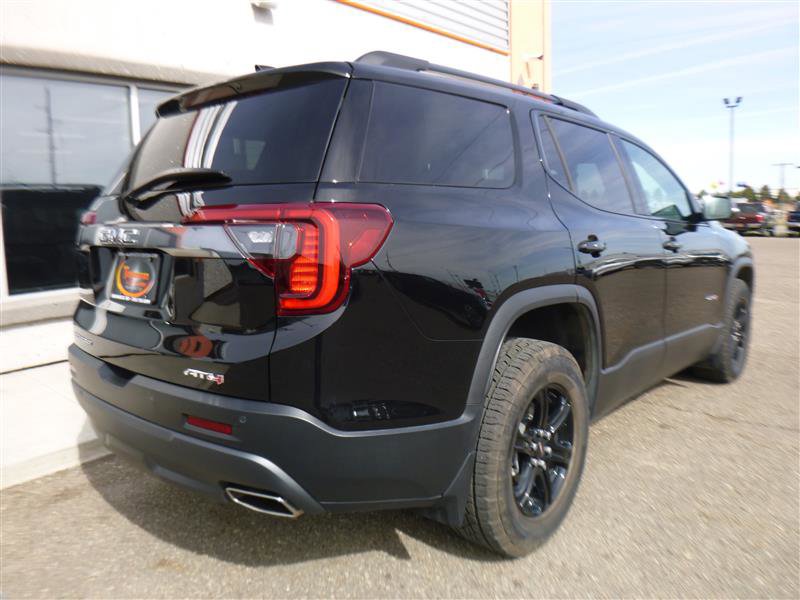 Used 2022 GMC Acadia AT4 w/ Technology Package AWD/4WD image 3