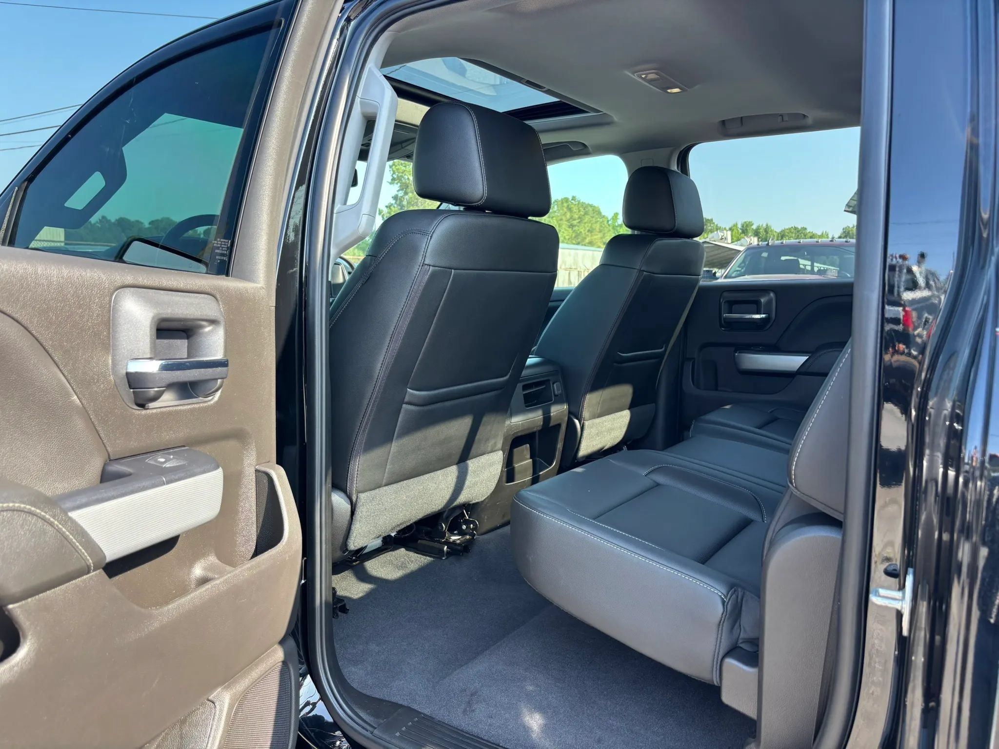 Used 2019 Chevrolet Silverado 2500 LTZ w/ Duramax Plus Package AWD/4WD image 24