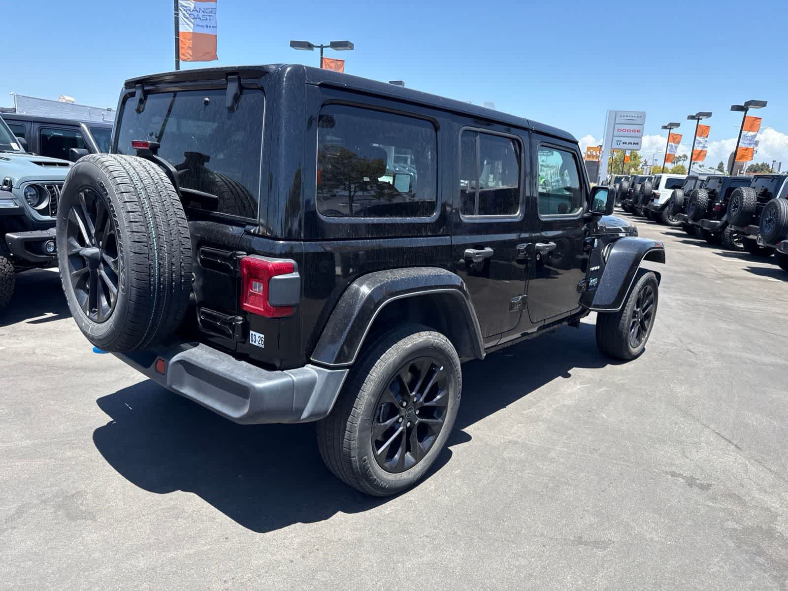 Used 2024 Jeep Wrangler Unlimited Sahara AWD/4WD image 18